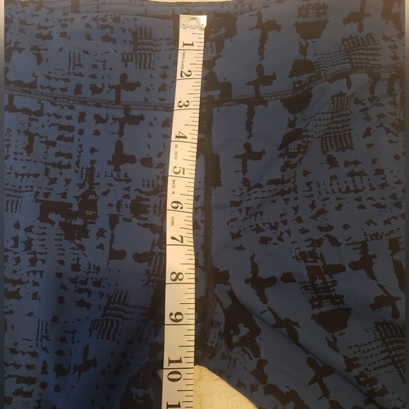 CAbi 963 Skinny Tech Cool Down Leggings Blue Black Print Womens Size S - Picture 10 of 11